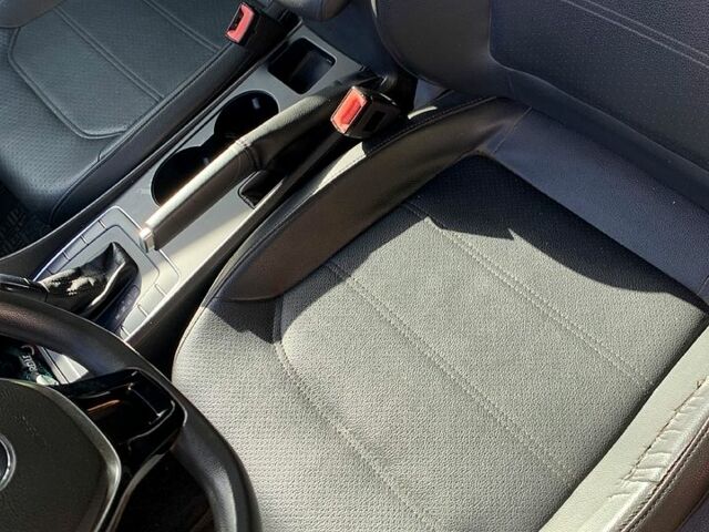 Сірий Фольксваген Пассат, об'ємом двигуна 1.8 л та пробігом 160 тис. км за 10000 $, фото 5 на Automoto.ua