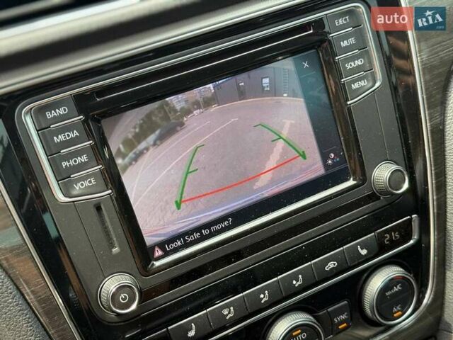 Серый Фольксваген Пассат, объемом двигателя 1.78 л и пробегом 177 тыс. км за 12400 $, фото 26 на Automoto.ua