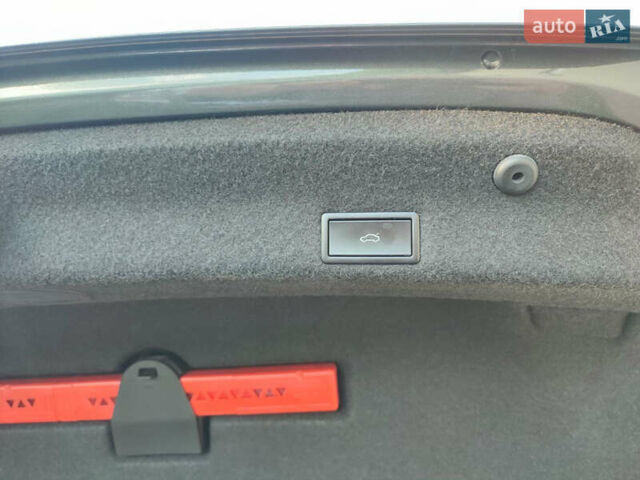 Серый Фольксваген Пассат, объемом двигателя 1.97 л и пробегом 320 тыс. км за 19000 $, фото 15 на Automoto.ua