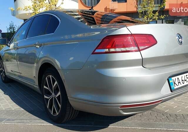 Серый Фольксваген Пассат, объемом двигателя 1.6 л и пробегом 297 тыс. км за 15000 $, фото 16 на Automoto.ua