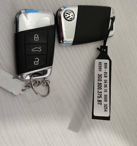 Серый Фольксваген Пассат, объемом двигателя 1.97 л и пробегом 320 тыс. км за 19000 $, фото 16 на Automoto.ua