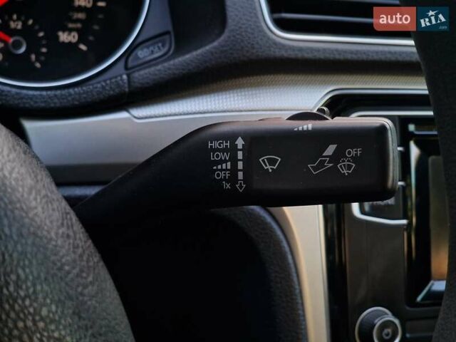 Серый Фольксваген Пассат, объемом двигателя 1.8 л и пробегом 169 тыс. км за 11490 $, фото 57 на Automoto.ua