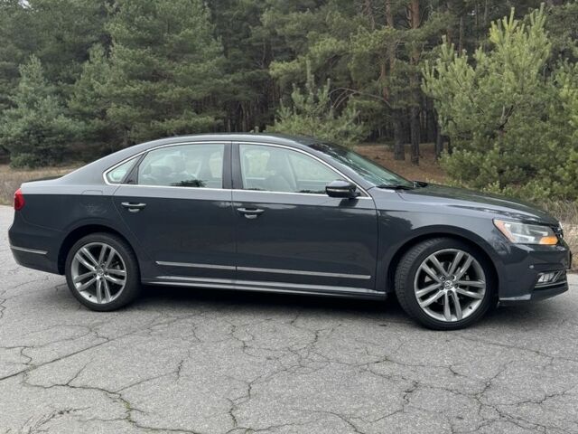 Серый Фольксваген Пассат, объемом двигателя 1.8 л и пробегом 164 тыс. км за 13500 $, фото 1 на Automoto.ua