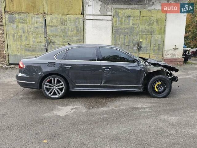 Сірий Фольксваген Пассат, об'ємом двигуна 1.8 л та пробігом 170 тис. км за 4000 $, фото 22 на Automoto.ua