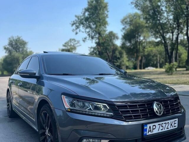Сірий Фольксваген Пассат, об'ємом двигуна 1.8 л та пробігом 163 тис. км за 15000 $, фото 2 на Automoto.ua