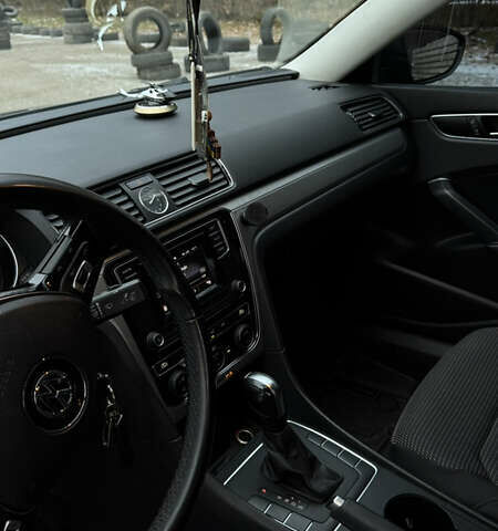 Серый Фольксваген Пассат, объемом двигателя 1.8 л и пробегом 154 тыс. км за 12500 $, фото 29 на Automoto.ua