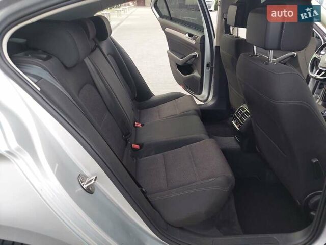 Серый Фольксваген Пассат, объемом двигателя 0 л и пробегом 196 тыс. км за 13777 $, фото 56 на Automoto.ua