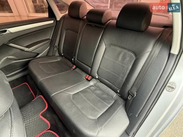 Сірий Фольксваген Пассат, об'ємом двигуна 1.8 л та пробігом 113 тис. км за 12200 $, фото 17 на Automoto.ua