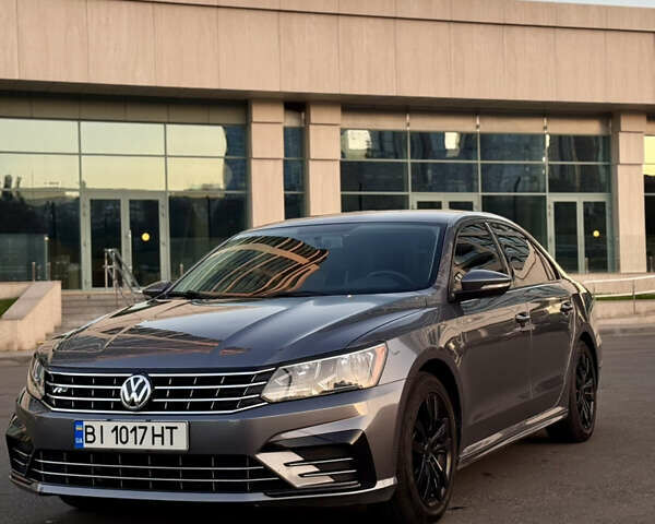 Серый Фольксваген Пассат, объемом двигателя 1.8 л и пробегом 118 тыс. км за 12899 $, фото 7 на Automoto.ua