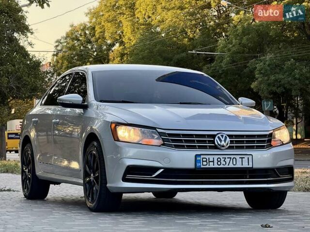 Серый Фольксваген Пассат, объемом двигателя 1.8 л и пробегом 239 тыс. км за 10700 $, фото 2 на Automoto.ua