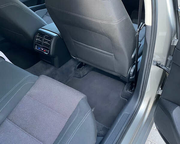 Серый Фольксваген Пассат, объемом двигателя 1.6 л и пробегом 313 тыс. км за 12900 $, фото 23 на Automoto.ua