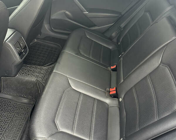 Сірий Фольксваген Пассат, об'ємом двигуна 1.8 л та пробігом 129 тис. км за 13700 $, фото 9 на Automoto.ua