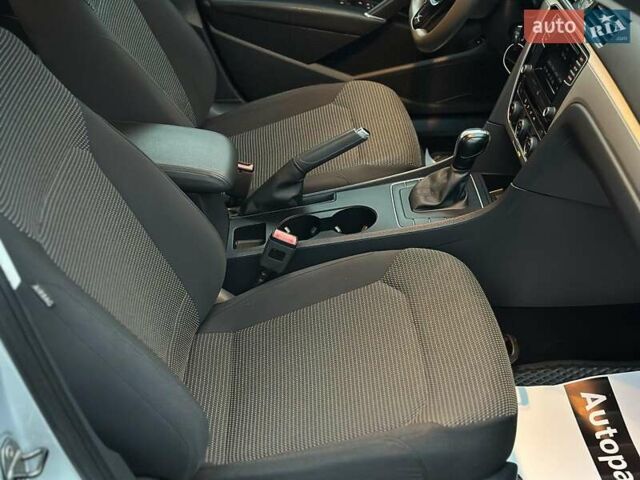 Серый Фольксваген Пассат, объемом двигателя 1.8 л и пробегом 109 тыс. км за 13490 $, фото 25 на Automoto.ua