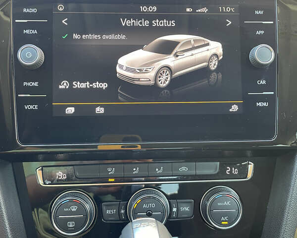 Серый Фольксваген Пассат, объемом двигателя 1.6 л и пробегом 297 тыс. км за 15000 $, фото 65 на Automoto.ua