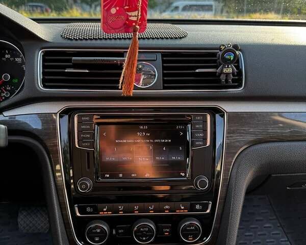 Серый Фольксваген Пассат, объемом двигателя 1.8 л и пробегом 140 тыс. км за 14500 $, фото 19 на Automoto.ua