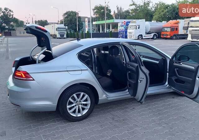 Серый Фольксваген Пассат, объемом двигателя 0 л и пробегом 196 тыс. км за 13777 $, фото 48 на Automoto.ua