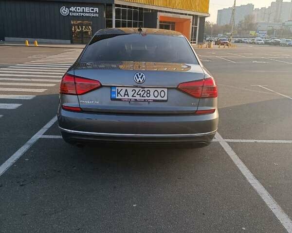 Серый Фольксваген Пассат, объемом двигателя 1.8 л и пробегом 224 тыс. км за 12500 $, фото 3 на Automoto.ua
