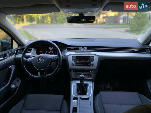 Сірий Фольксваген Пассат, об'ємом двигуна 1.6 л та пробігом 313 тис. км за 13300 $, фото 14 на Automoto.ua