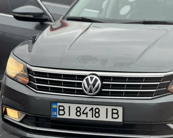 Серый Фольксваген Пассат, объемом двигателя 1.8 л и пробегом 138 тыс. км за 12500 $, фото 2 на Automoto.ua