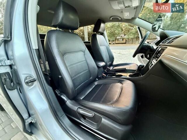 Серый Фольксваген Пассат, объемом двигателя 1.8 л и пробегом 239 тыс. км за 10700 $, фото 36 на Automoto.ua