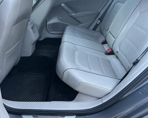 Серый Фольксваген Пассат, объемом двигателя 1.8 л и пробегом 195 тыс. км за 13600 $, фото 19 на Automoto.ua