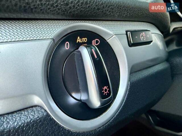 Серый Фольксваген Пассат, объемом двигателя 1.8 л и пробегом 239 тыс. км за 10700 $, фото 43 на Automoto.ua