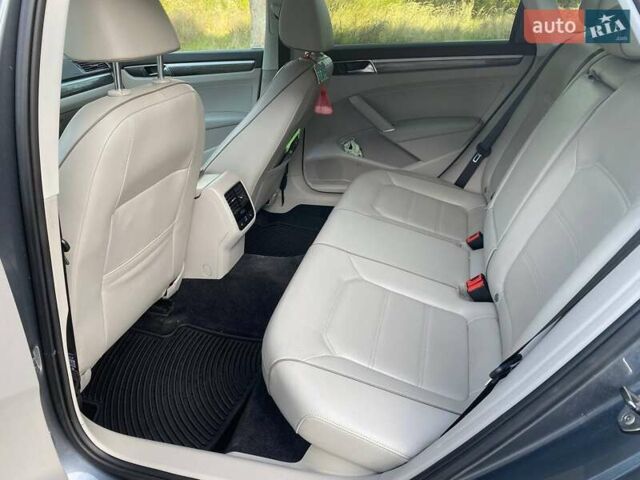 Сірий Фольксваген Пассат, об'ємом двигуна 1.8 л та пробігом 185 тис. км за 14500 $, фото 17 на Automoto.ua