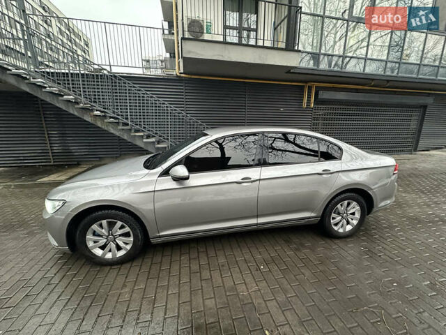 Серый Фольксваген Пассат, объемом двигателя 1.4 л и пробегом 276 тыс. км за 14000 $, фото 3 на Automoto.ua