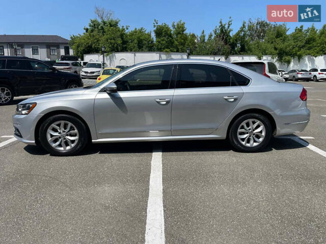 Серый Фольксваген Пассат, объемом двигателя 1.8 л и пробегом 111 тыс. км за 12999 $, фото 3 на Automoto.ua