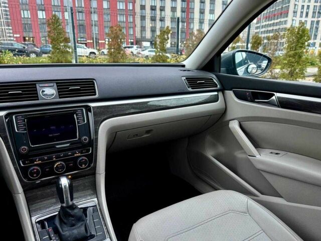 Сірий Фольксваген Пассат, об'ємом двигуна 1.8 л та пробігом 43 тис. км за 14800 $, фото 13 на Automoto.ua