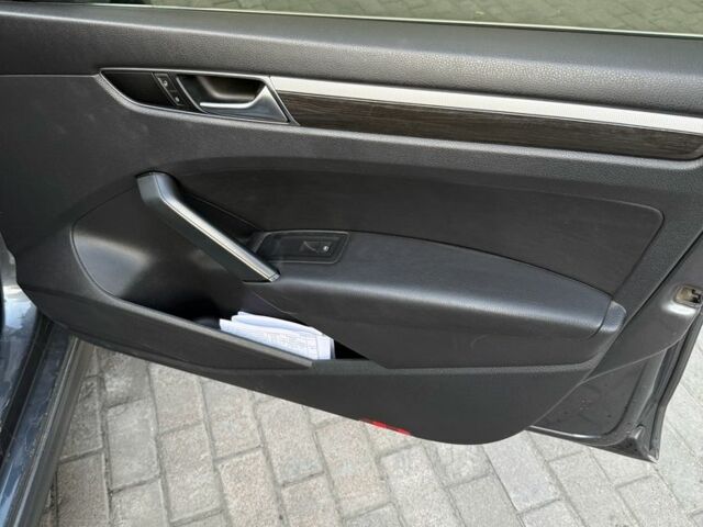 Серый Фольксваген Пассат, объемом двигателя 1.8 л и пробегом 140 тыс. км за 13100 $, фото 18 на Automoto.ua