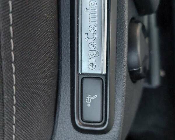 Серый Фольксваген Пассат, объемом двигателя 0 л и пробегом 196 тыс. км за 13777 $, фото 40 на Automoto.ua