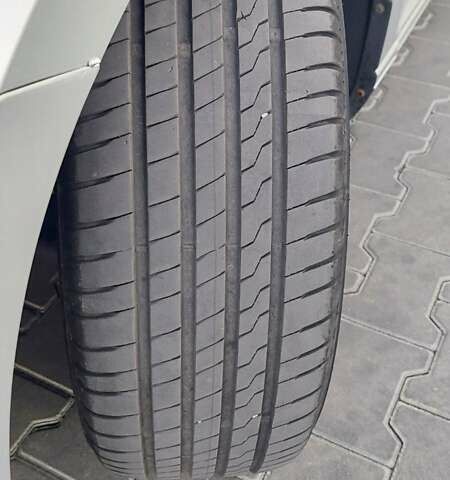 Серый Фольксваген Пассат, объемом двигателя 0 л и пробегом 196 тыс. км за 13777 $, фото 30 на Automoto.ua