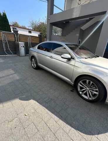 Серый Фольксваген Пассат, объемом двигателя 1.97 л и пробегом 298 тыс. км за 16350 $, фото 17 на Automoto.ua