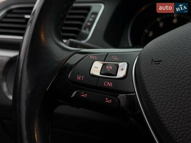 Серый Фольксваген Пассат, объемом двигателя 1.8 л и пробегом 185 тыс. км за 12800 $, фото 49 на Automoto.ua