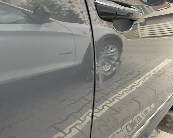 Серый Фольксваген Пассат, объемом двигателя 1.8 л и пробегом 120 тыс. км за 12000 $, фото 16 на Automoto.ua