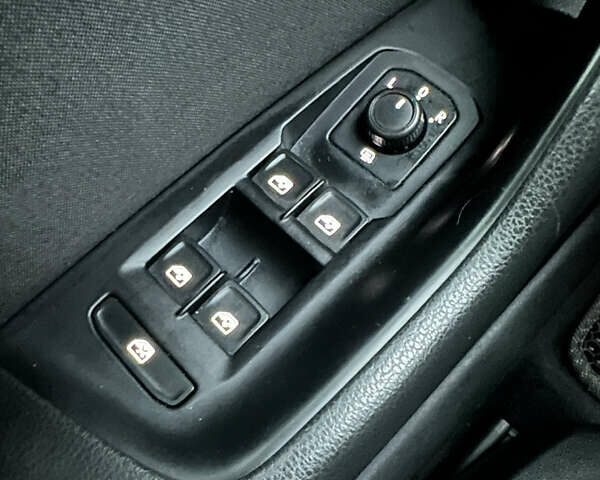 Серый Фольксваген Пассат, объемом двигателя 1.4 л и пробегом 276 тыс. км за 14000 $, фото 26 на Automoto.ua