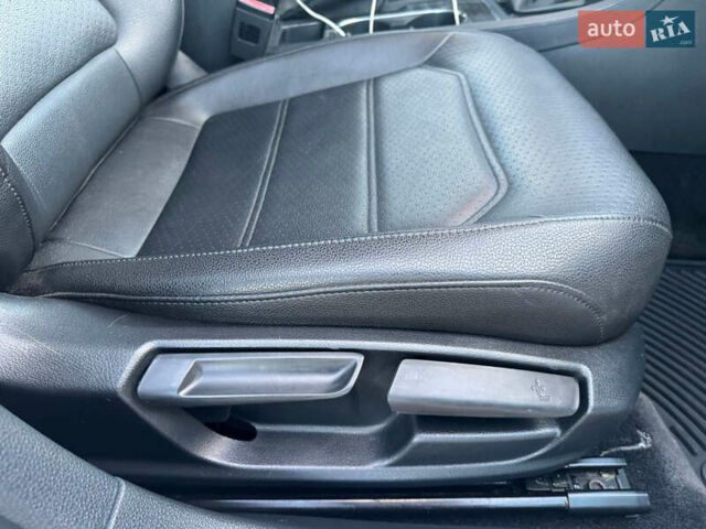 Серый Фольксваген Пассат, объемом двигателя 1.8 л и пробегом 177 тыс. км за 12000 $, фото 6 на Automoto.ua