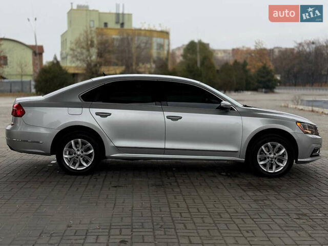 Сірий Фольксваген Пассат, об'ємом двигуна 1.8 л та пробігом 172 тис. км за 10399 $, фото 3 на Automoto.ua