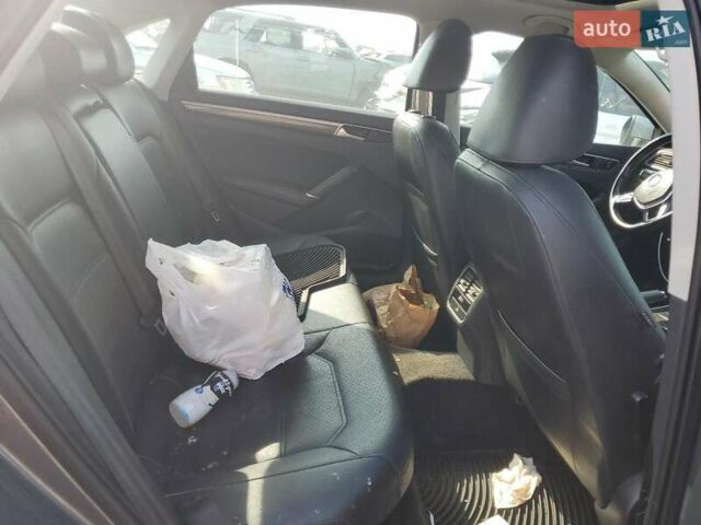 Серый Фольксваген Пассат, объемом двигателя 1.8 л и пробегом 126 тыс. км за 2300 $, фото 9 на Automoto.ua