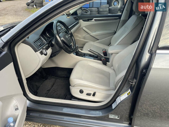 Серый Фольксваген Пассат, объемом двигателя 1.8 л и пробегом 165 тыс. км за 15200 $, фото 6 на Automoto.ua