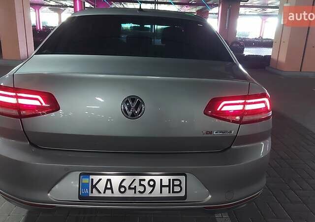 Серый Фольксваген Пассат, объемом двигателя 1.6 л и пробегом 297 тыс. км за 15000 $, фото 32 на Automoto.ua
