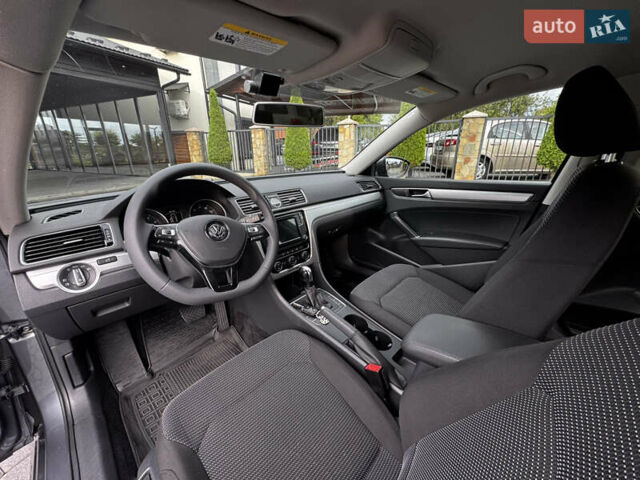 Сірий Фольксваген Пассат, об'ємом двигуна 1.8 л та пробігом 183 тис. км за 12500 $, фото 7 на Automoto.ua