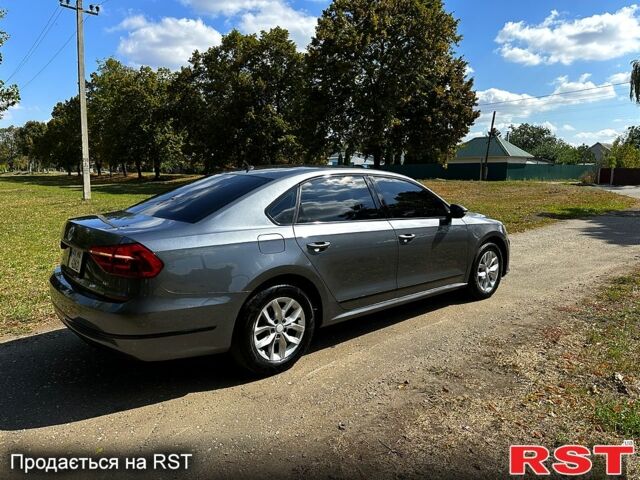 Сірий Фольксваген Пассат, об'ємом двигуна 1.8 л та пробігом 168 тис. км за 11500 $, фото 3 на Automoto.ua