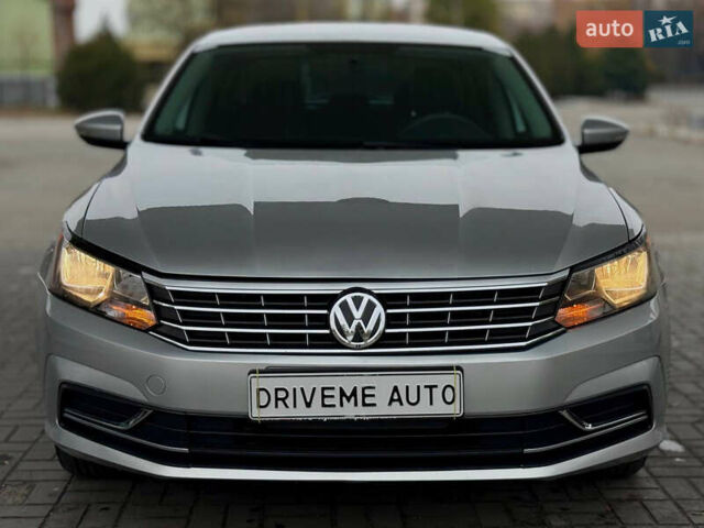 Сірий Фольксваген Пассат, об'ємом двигуна 1.8 л та пробігом 172 тис. км за 10399 $, фото 1 на Automoto.ua