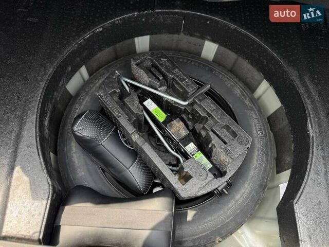 Серый Фольксваген Пассат, объемом двигателя 1.78 л и пробегом 177 тыс. км за 12400 $, фото 39 на Automoto.ua