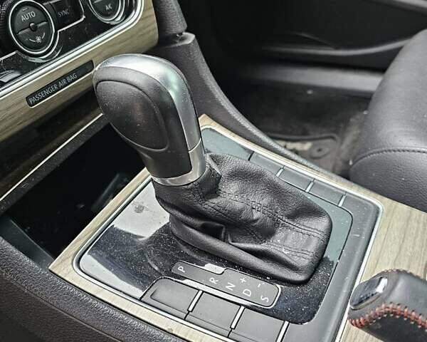 Сірий Фольксваген Пассат, об'ємом двигуна 1.8 л та пробігом 170 тис. км за 4000 $, фото 4 на Automoto.ua