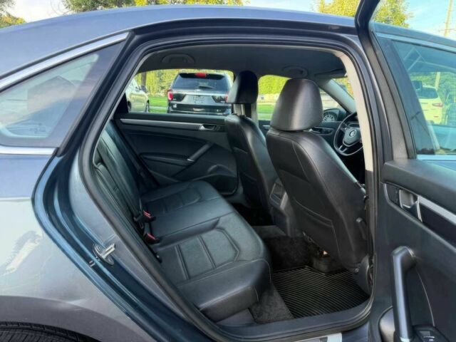 Серый Фольксваген Пассат, объемом двигателя 1.8 л и пробегом 72 тыс. км за 7200 $, фото 9 на Automoto.ua