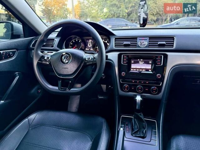 Серый Фольксваген Пассат, объемом двигателя 1.8 л и пробегом 239 тыс. км за 10700 $, фото 56 на Automoto.ua