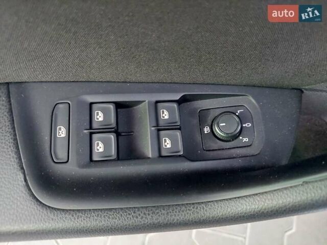 Серый Фольксваген Пассат, объемом двигателя 0 л и пробегом 196 тыс. км за 13777 $, фото 34 на Automoto.ua